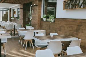 Los Troncos Restaurant